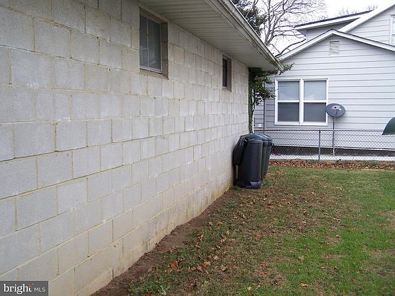 5th image of 33 Hersh Ave