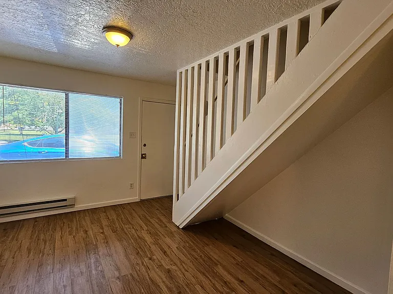 301 Morningside Dr SE #A-F — Photo 9