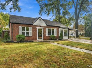 964 Sanders Dr, Saint Louis, MO 63126