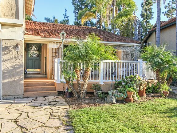 2nd image of 325 Camino De Las Flores