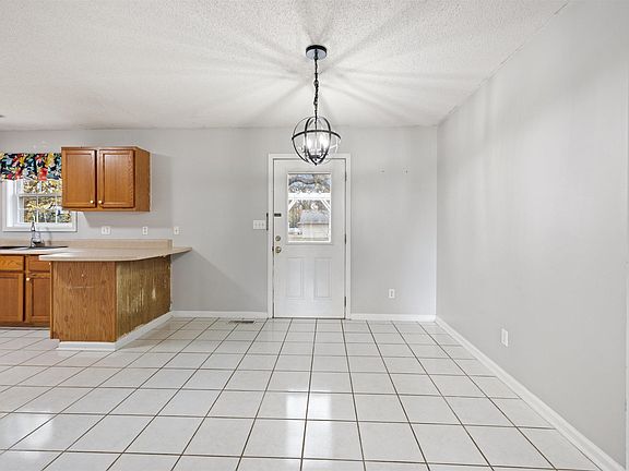 5th image of 3328 Rudd St