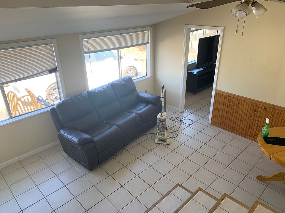 2nd image of 13437 Indiana Ave