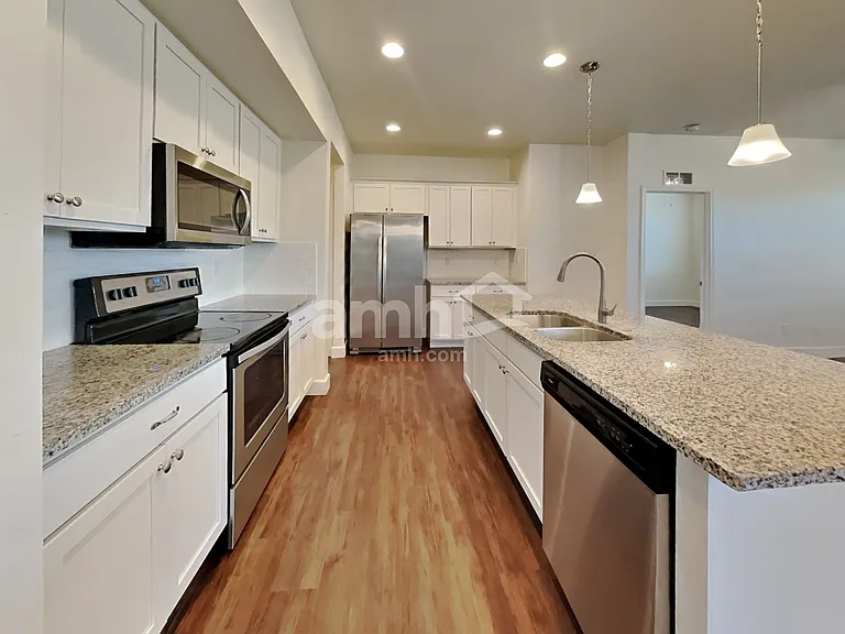 275 E Sicily Dr — Photo 3
