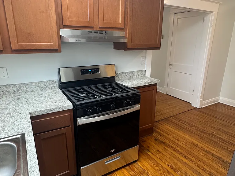 1333 Castlewood Ave #2 — Photo 8
