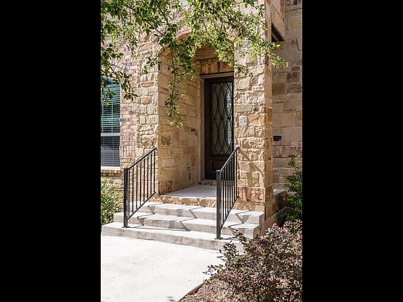 4th image of 952 Wild Rose Dr