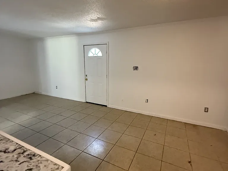 4860 Chesterwood Ct #1 — Photo 24