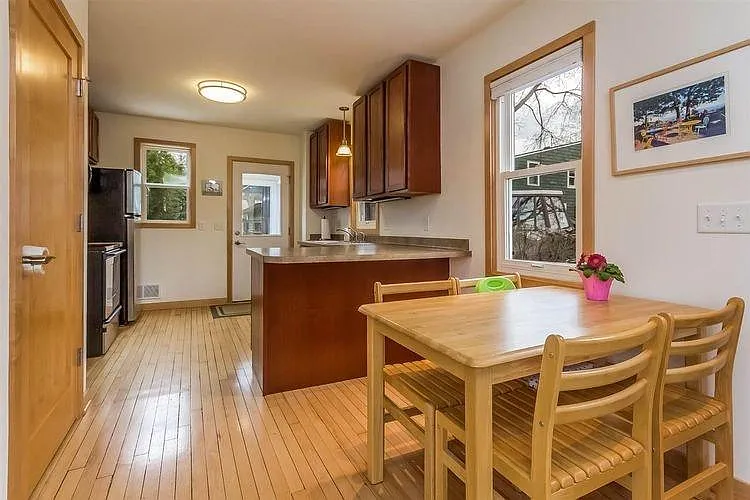 2 bed, 830 sqft, $2,250 — Photo 4