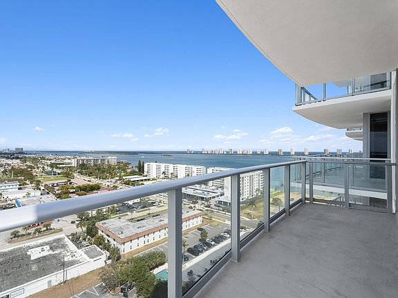 4th image of 220 Lake Shore Drive #1523