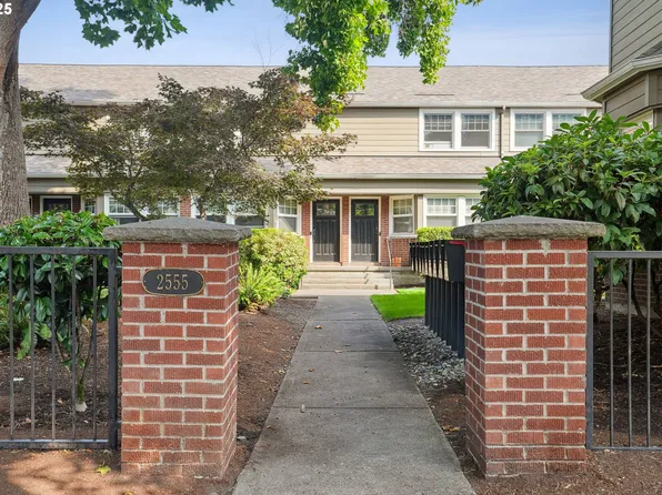2555 NW Savier St APT 2, Portland, OR 97210