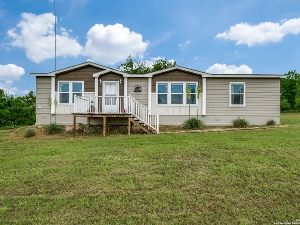 4223 COUNTY ROAD 221, Floresville, TX 78114