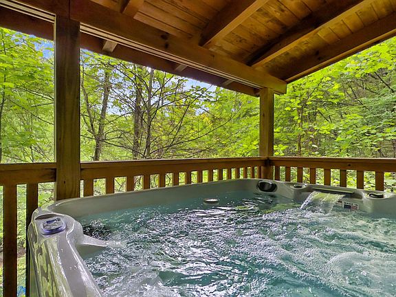 5th image of 756 Yona Trail Way
