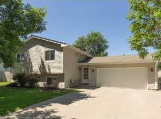 11109 Louisiana Ct E, Champlin, MN 55316