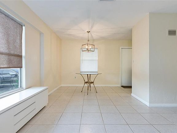4th image of 21226 Gladis Ave