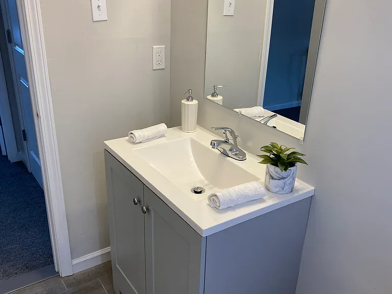Liberty Manor Apartments — Photo 7