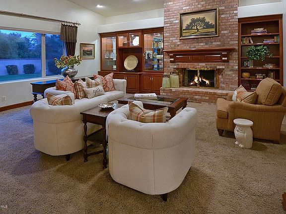 3rd image of 850 W Giaconda Way