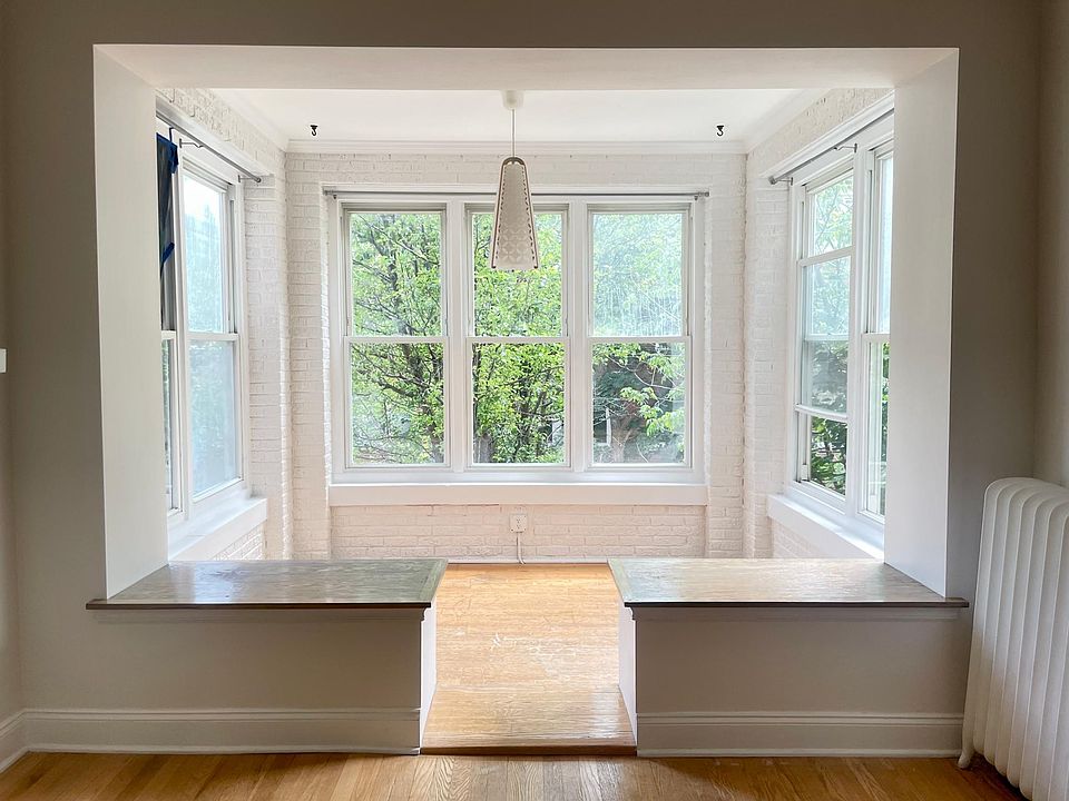 1st image of 3316 W Sunnyside Ave #2