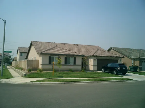 2423 E Chestnut Ct, Visalia, CA 93292