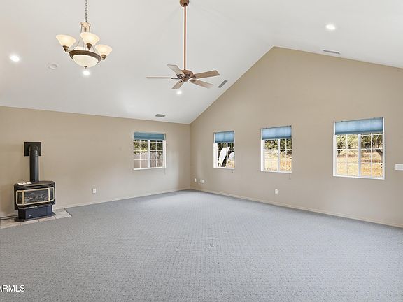 4th image of 2404 W PALMER Drive