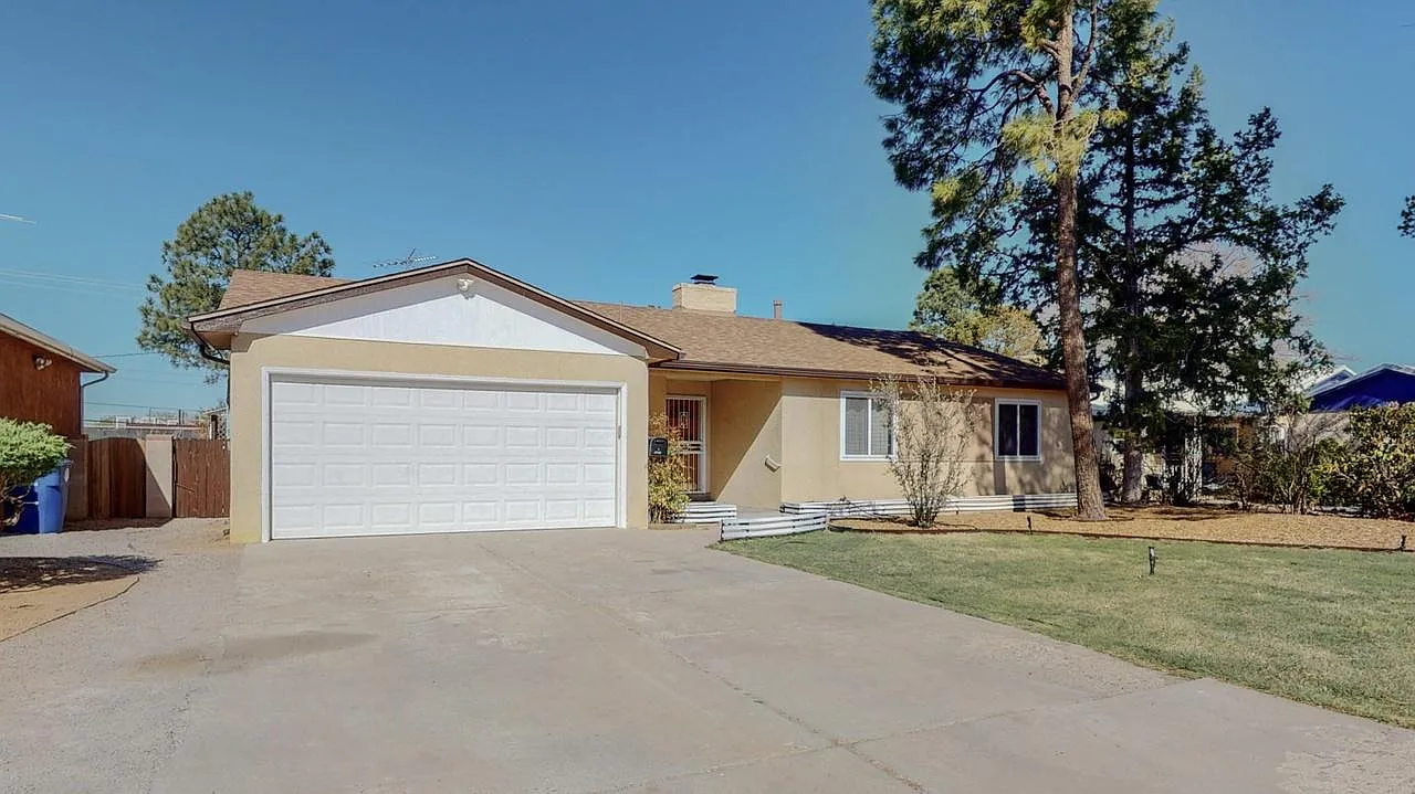 Dartmouth Dr NE, Albuquerque — Photo 1