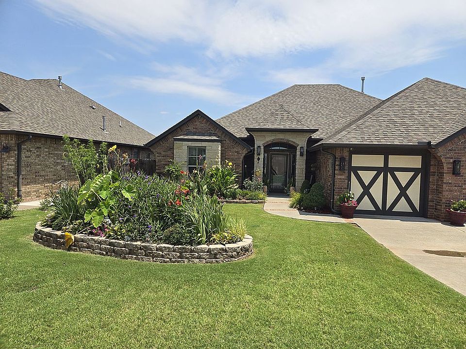 1st image of 1212 N Wisteria Ter