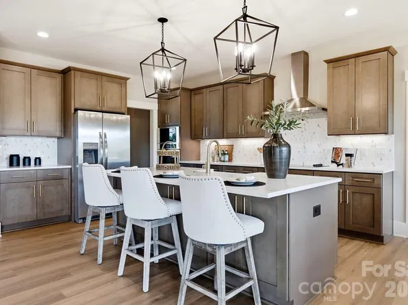 1249 Stonegate Dr, Salisbury, NC 28147