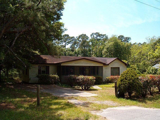 2nd image of 905 Toby Rd