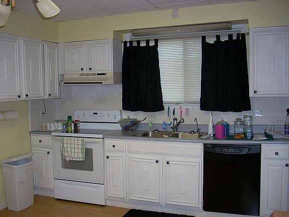 2nd image of 390 Wehrle Ave