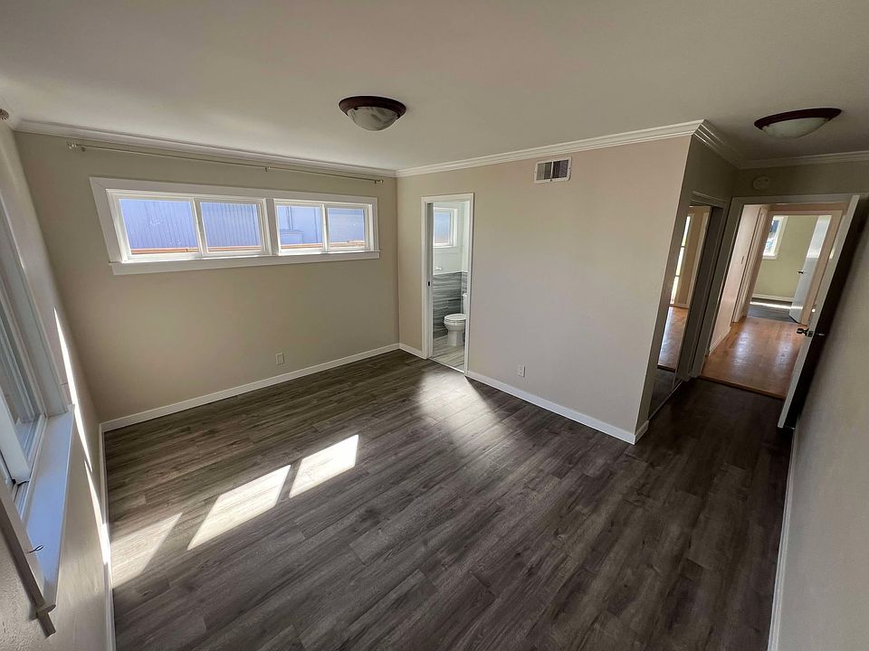 1st image of 734 Pepper Dr