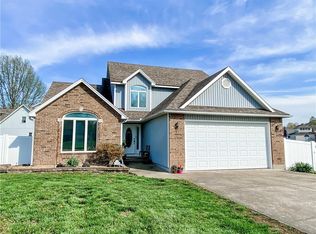 1215 Pembrooke Dr, Warrensburg, MO 64093