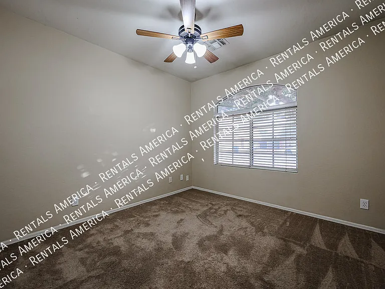 2292 E Remington Pl — Photo 9