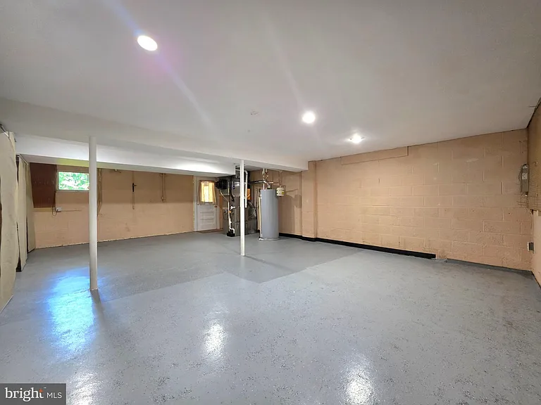 2215 Collingwood Rd — Photo 42