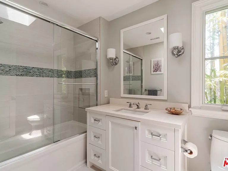 356 E Rustic Rd — Photo 24
