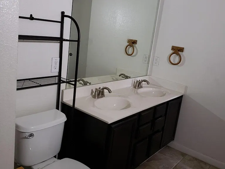 1813 Lynnwood Hills Dr — Photo 9