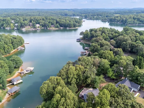 179 Morningwood Ln, Wirtz, VA 24184