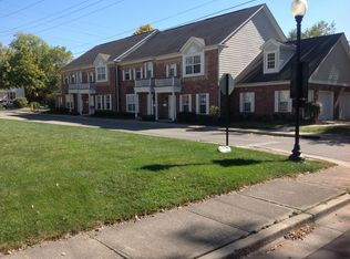 55 4th St NW APT D, Carmel, IN 46032