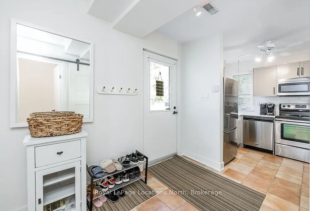 3 bed, $3,000 — Photo 3