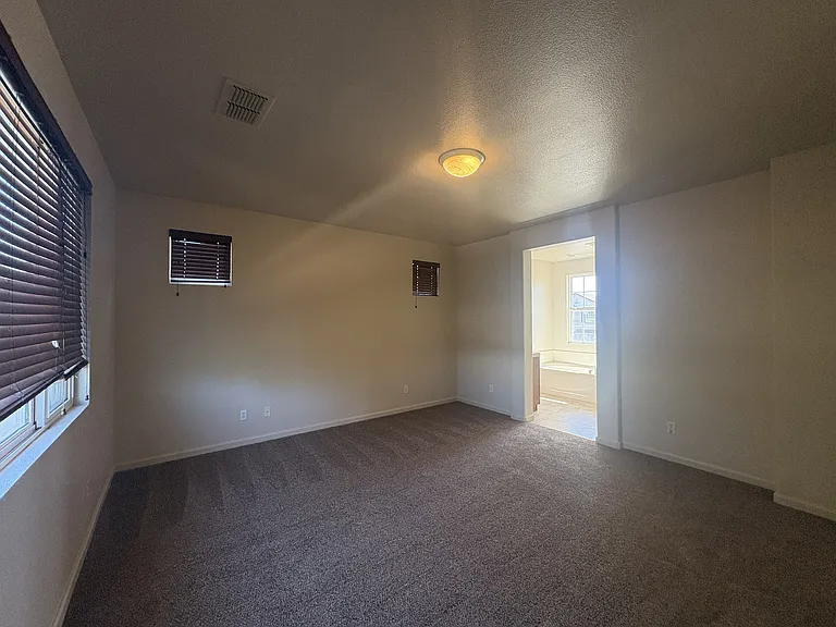 3564 Sarasota Ave — Photo 23