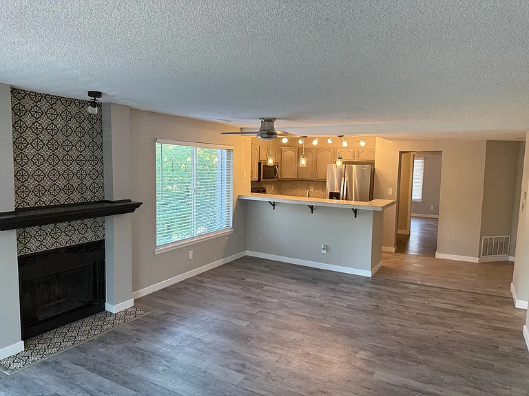 918 Acapulco Ct — Photo 1