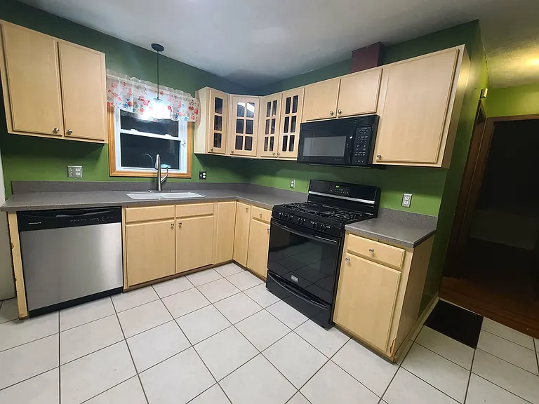 2101 Pickett St — Photo 16