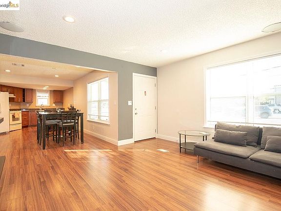 2nd image of 6 Linscheid Dr