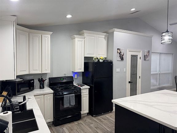 4th image of 11514 Camphorwood Dr