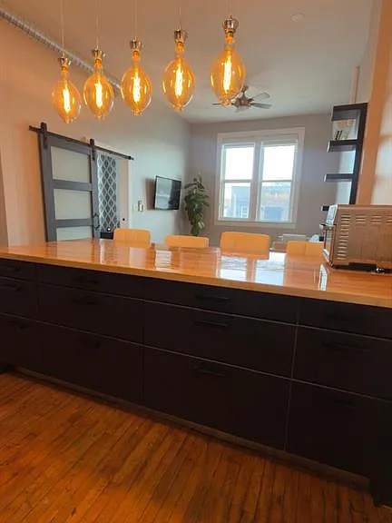 1154 Wyandotte St E #2 — Photo 2