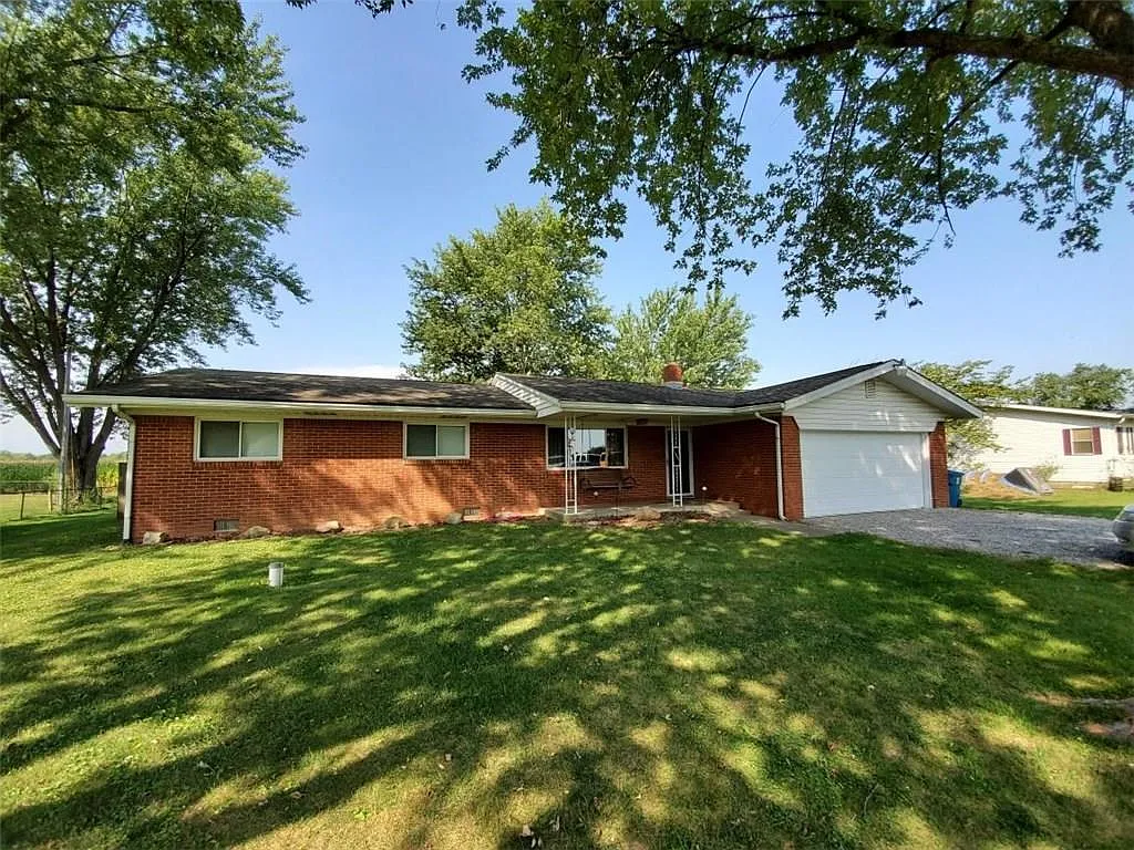 250 N Eastern Village Dr photo 1