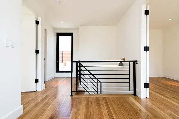 Rented by Nooklyn NYC LLC | media 73