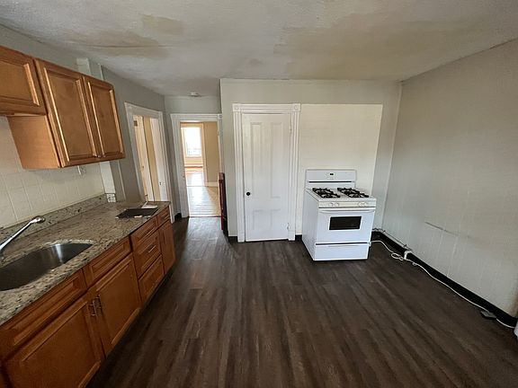 2nd image of 1 Playstead Rd #4