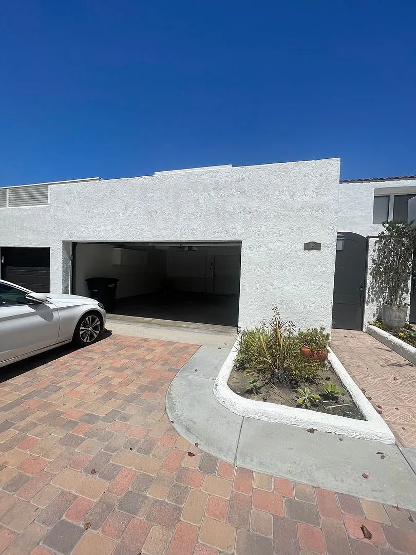 Amazing Corona Del Mar for Lease - 3BR - 2.5 BTH — Photo 2