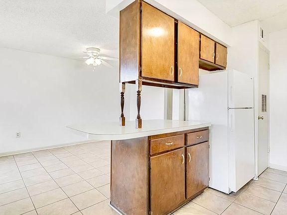4th image of 6869 Rembrandt Ave #106