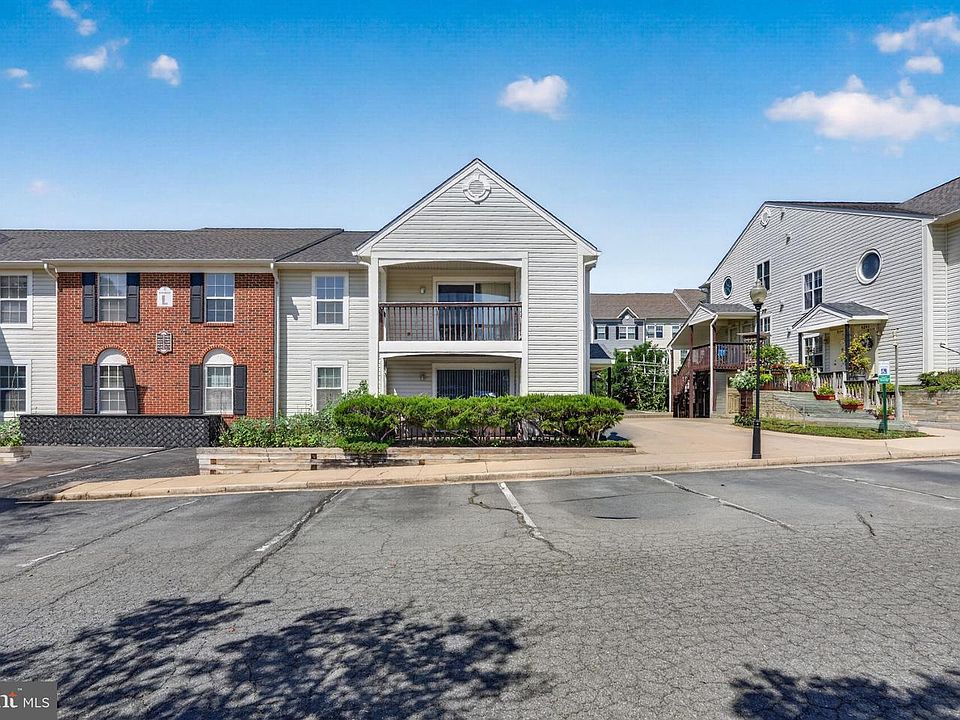 1st image of 9410 Scarlet Oak Dr