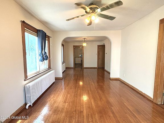 3rd image of 22 Woodside Avenue