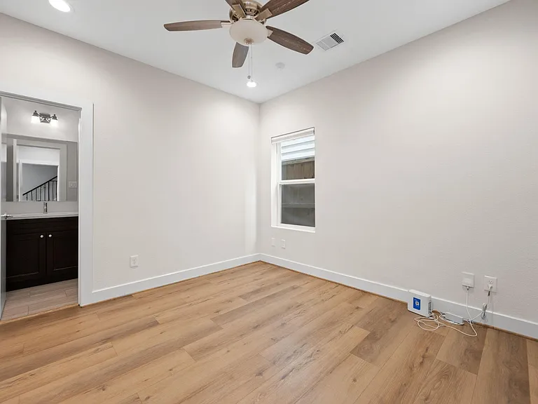 765 Grove St — Photo 22